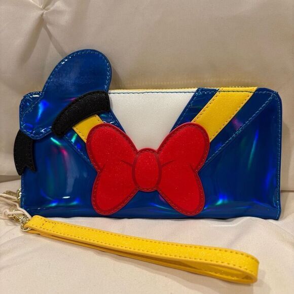 Donald Duck Exclusive 90th Anniversary Metallic Cosplay Zip Around Wallet NWT - Picture 1 of 9